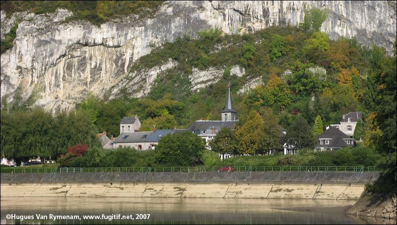 houx_village_clocher_38be3d.jpg